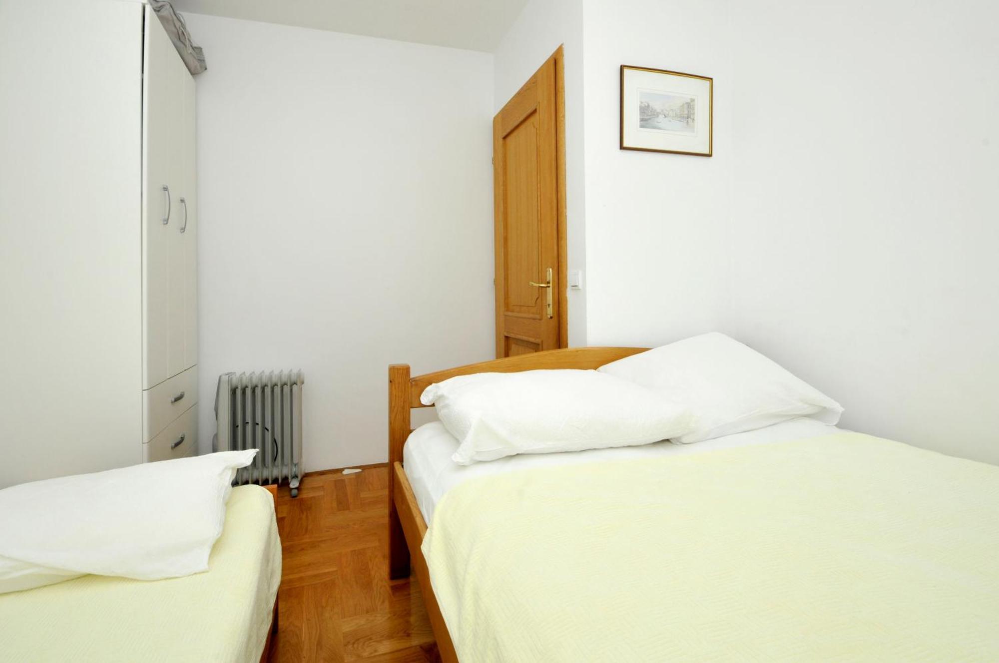 Apartmani Svalina - Seaview And 130M From Beach Trogir Extérieur photo
