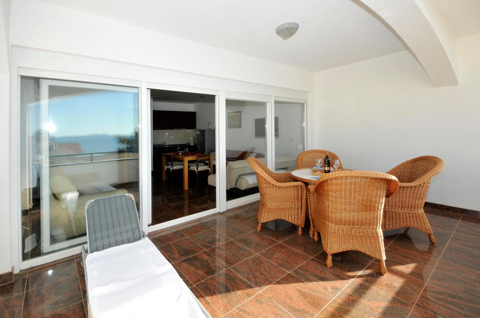Apartmani Svalina - Seaview And 130M From Beach Trogir Extérieur photo