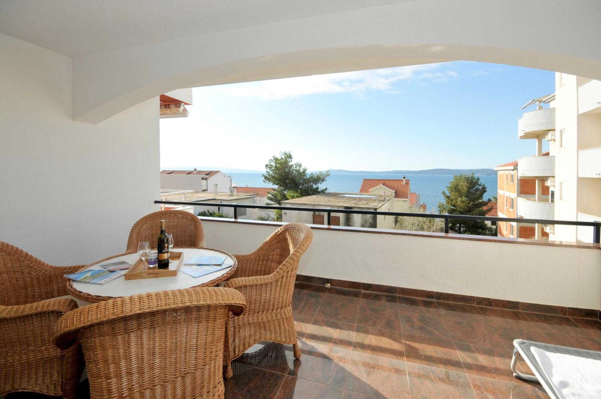 Apartmani Svalina - Seaview And 130M From Beach Trogir Extérieur photo