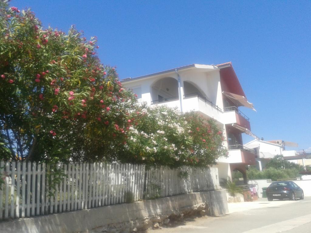 Apartmani Svalina - Seaview And 130M From Beach Trogir Extérieur photo
