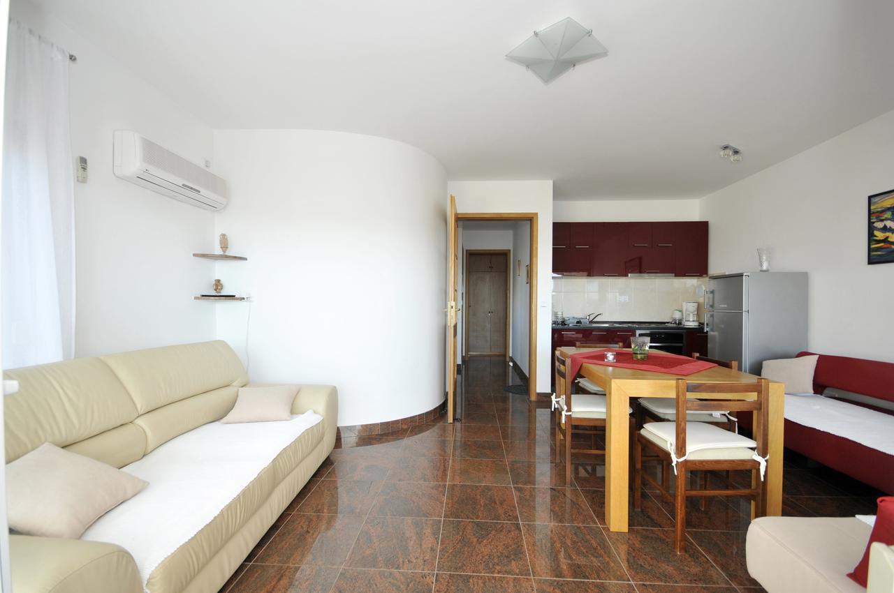 Apartmani Svalina - Seaview And 130M From Beach Trogir Extérieur photo