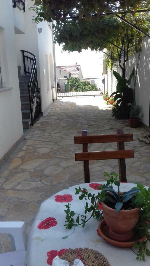 Apartmani Svalina - Seaview And 130M From Beach Trogir Extérieur photo
