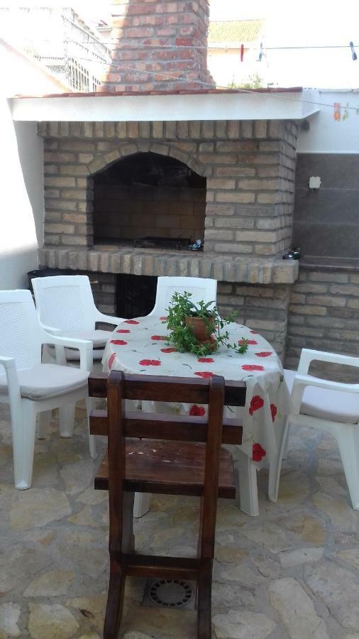 Apartmani Svalina - Seaview And 130M From Beach Trogir Extérieur photo